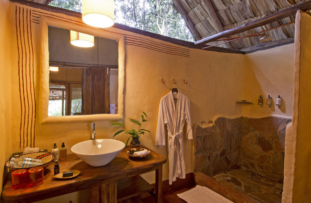 Sanctuary Gorilla Forest Camp Hotel Ntungamo  Екстериор снимка